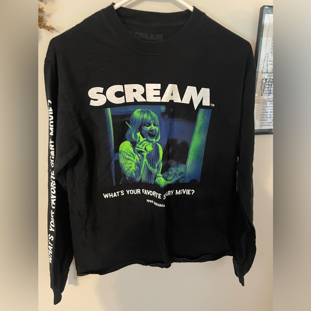Scream movie shirt with Drew Barrymore